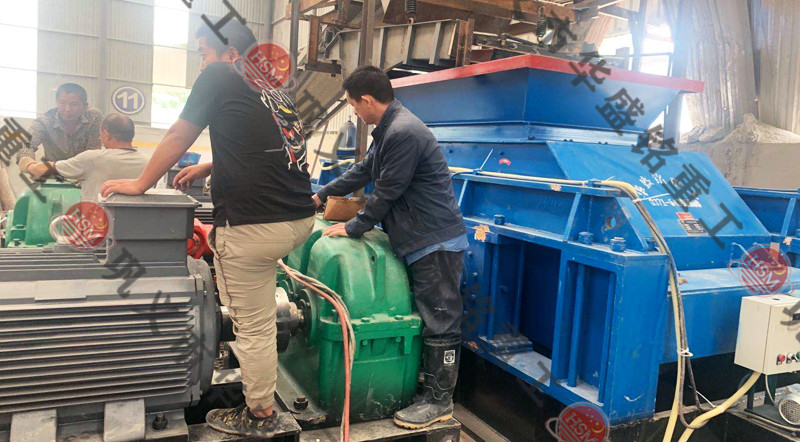 瓜米石制砂機(jī)安裝現(xiàn)場(chǎng)